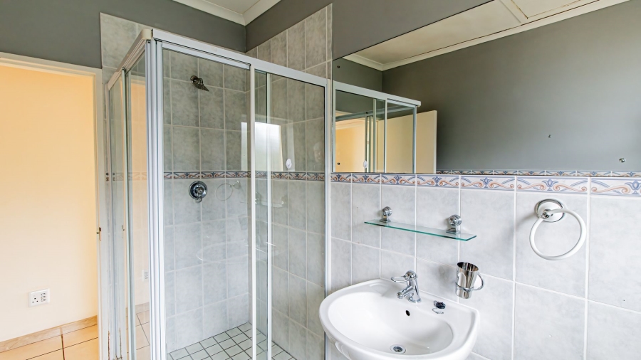 5 Bedroom Property for Sale in Myburgh Park Western Cape